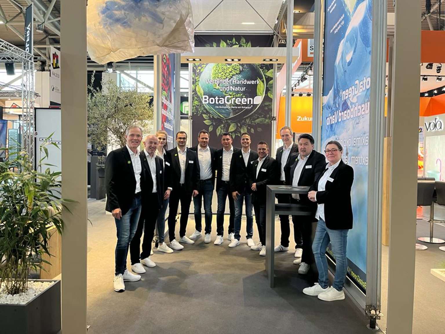 Das Botament-Team auf der BAU 2023. Auch 2025 setzt Botament bei Messe auf die Präsentation von BotaGreen®.