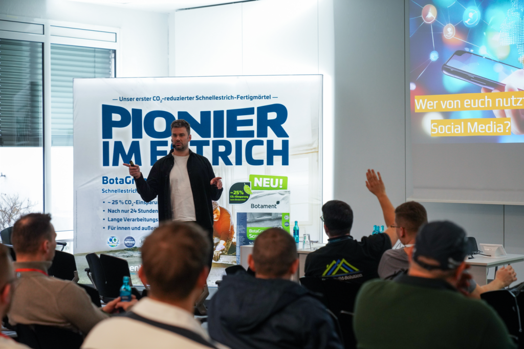 Präsentation zu BotaGreen® Screed FM vor Publikum bei Fachveranstaltung.